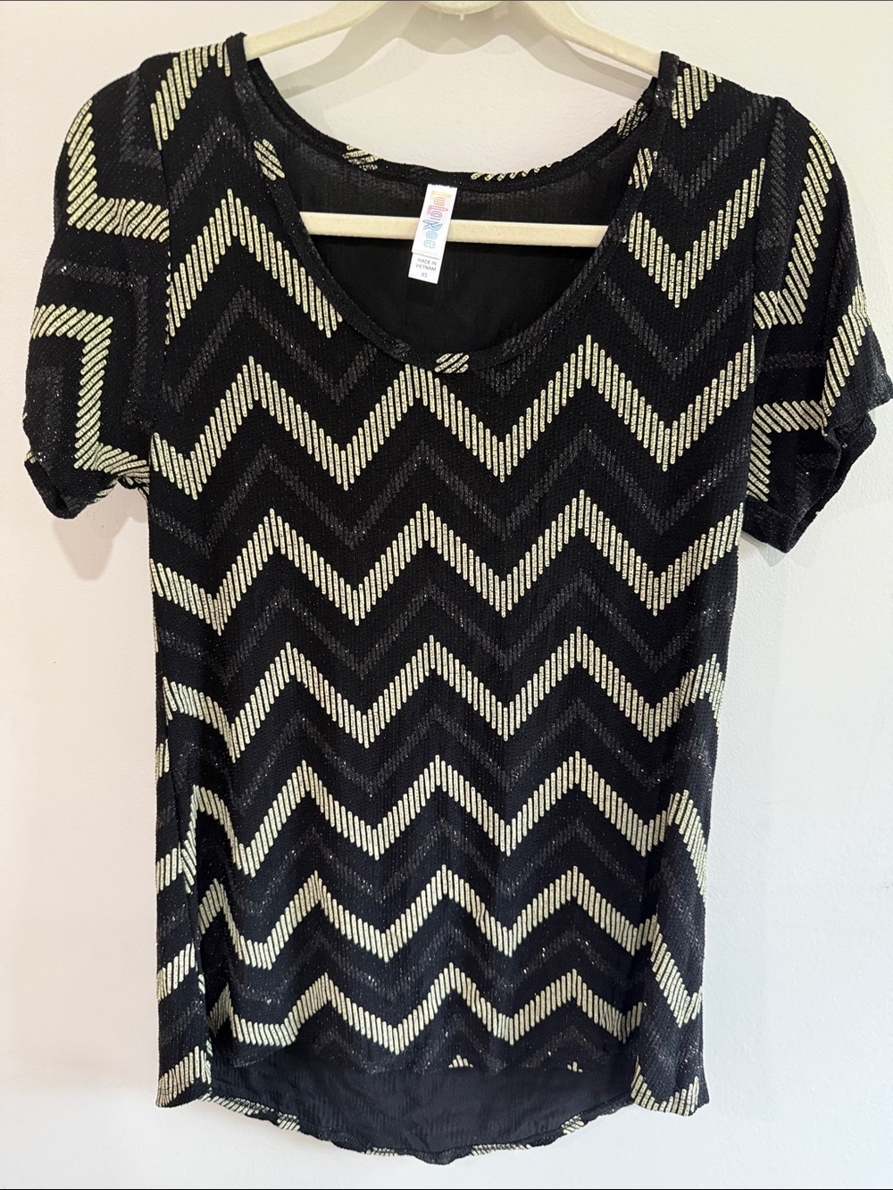 Lularoe Chevron Short Sleeve Top Size XS Like New